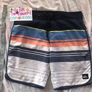 Mens 34 Quiksilver board shorts